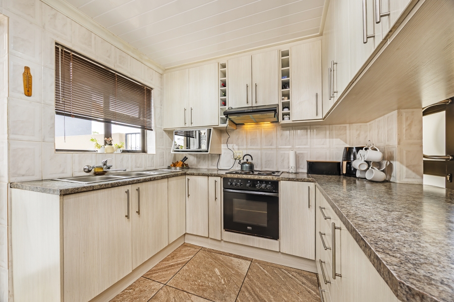 3 Bedroom Property for Sale in Bonnie Brae Western Cape